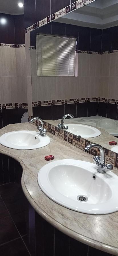 Executive Galaxy Guest House Islamabad Ngoại thất bức ảnh