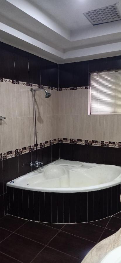 Executive Galaxy Guest House Islamabad Ngoại thất bức ảnh